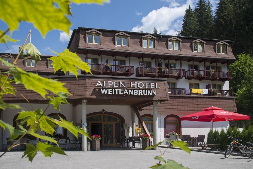 Weitlanbrunn, Alpenhotel
