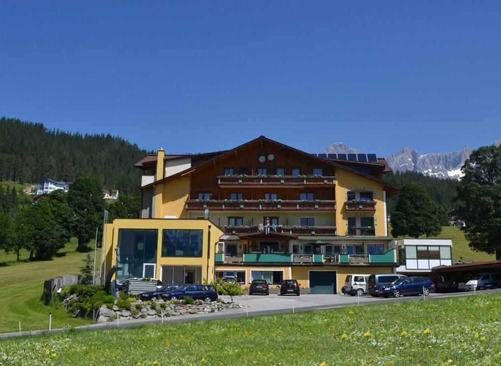 Wander-Vitalhotel Steirerhof im Sommer