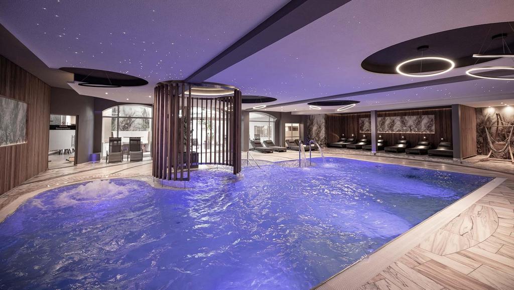 almesberger-wellness-indoorpool-erholung