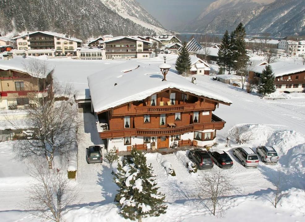 Landhaus Karwendel - Hausansicht im Winter