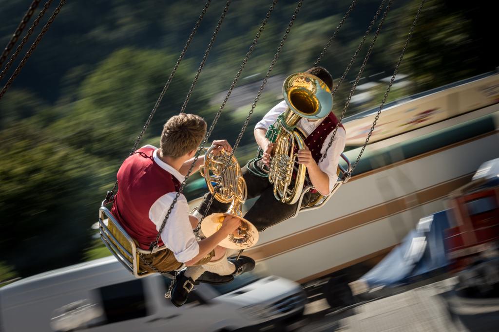 Trachtenmusikkapelle am Karusell - Kirtag Unterach