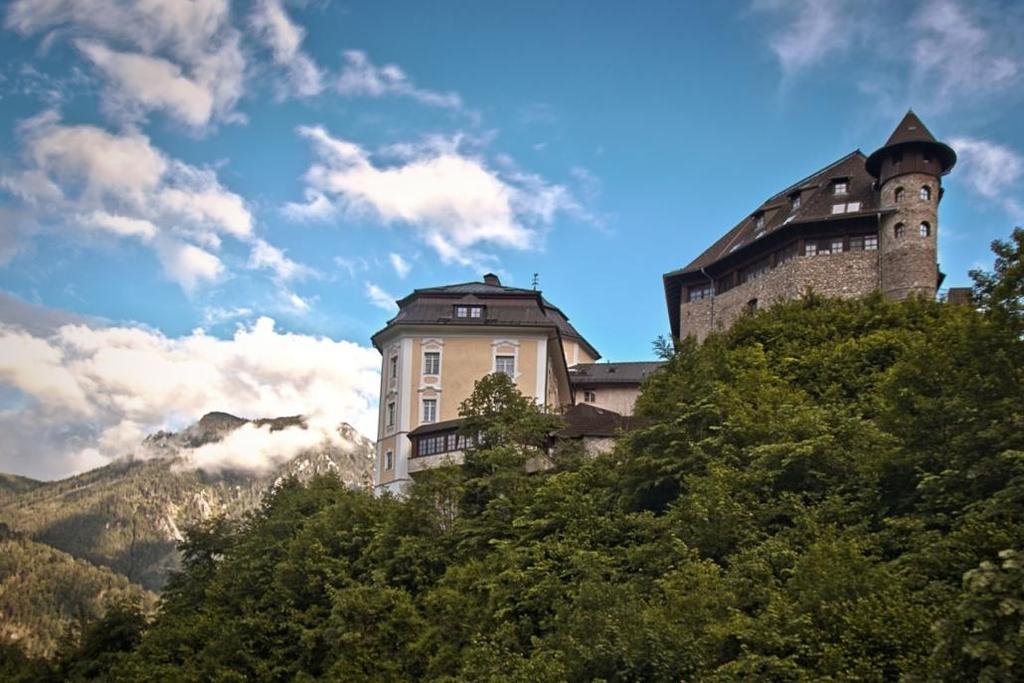 SchlossvonNord-1-1030x687