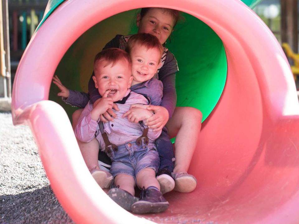 Spielplatz - Röhrenrutsche