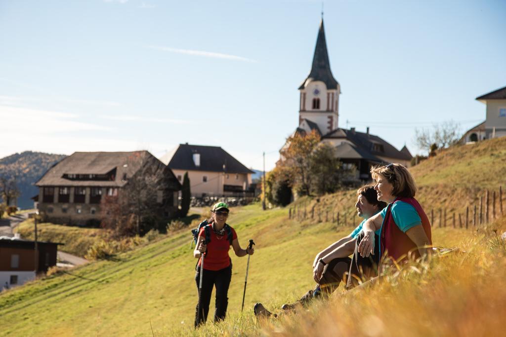 Kirche Zammelsberg, Wanderer