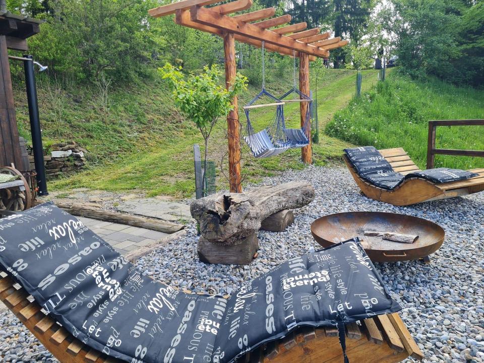 Gartenmöbel mit Feuerschale