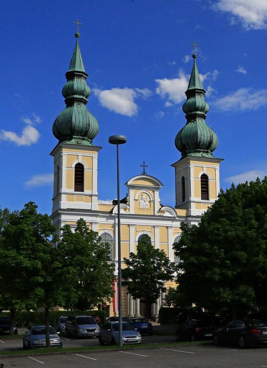 Basilika_(c) Helmut Klein.jpg