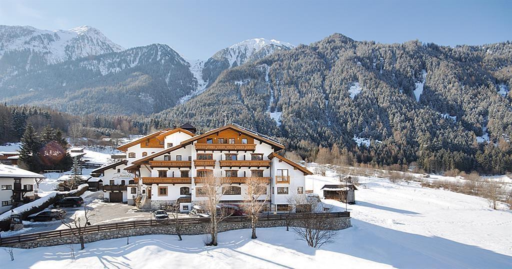 Winter Ansicht Hotel vorne