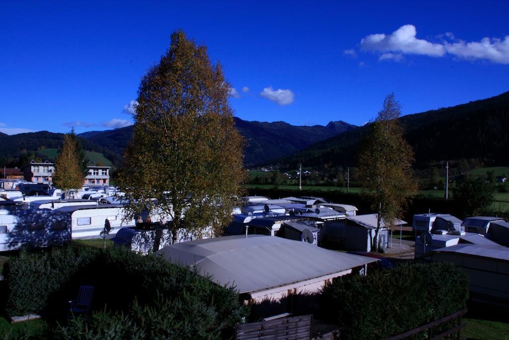 Forellencamp im Sommer