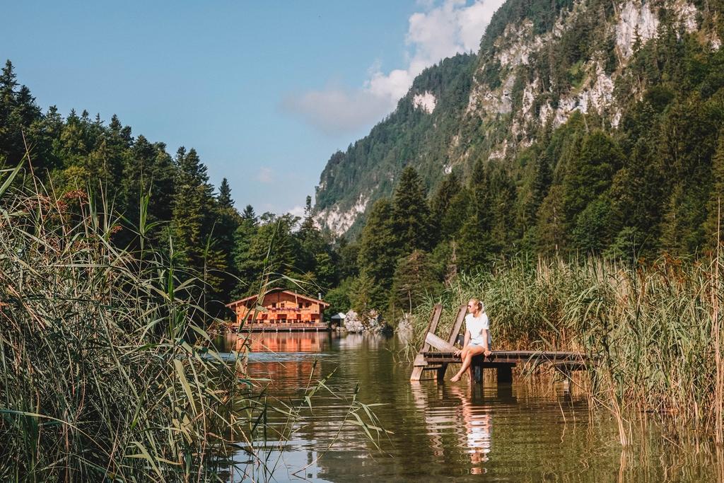 Frau am Steeg Berglsteinersee