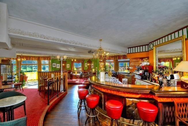 piano_bar