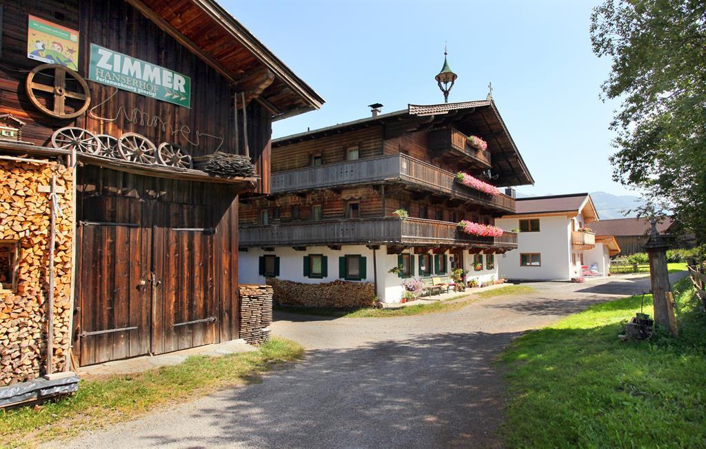 "Tenn & Bauernhaus" aus dem 11. Jahrhundert und "N