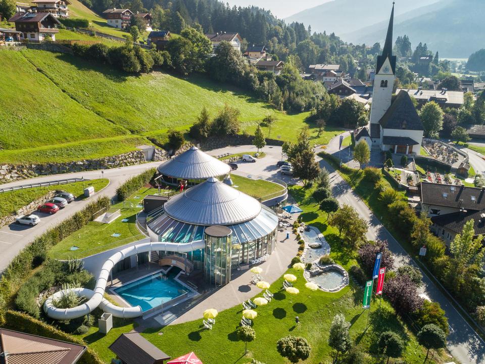 Kristallbad Wald - Wellness zwischen Berggipfeln