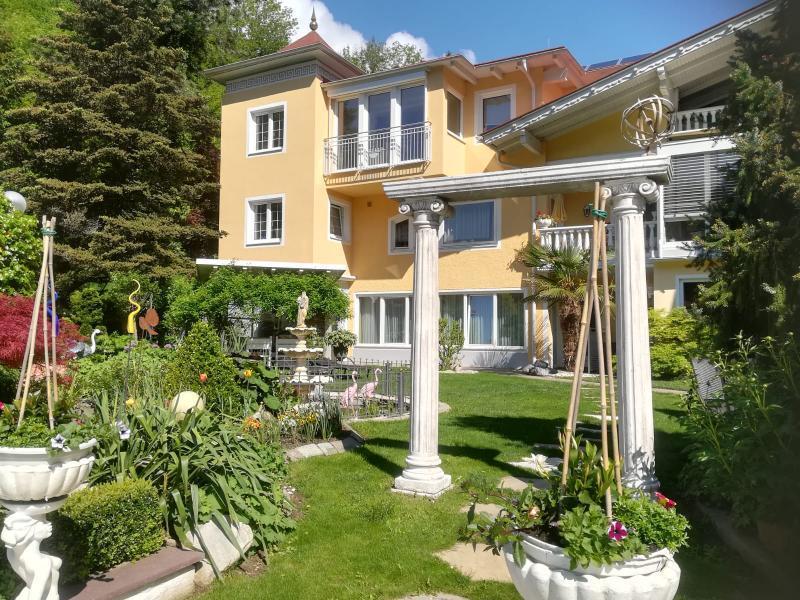 Ferienwohnung "Garten Eden"