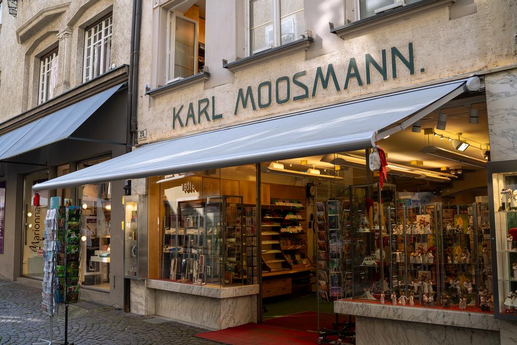 Moosmann Schrift und Papier.jpg