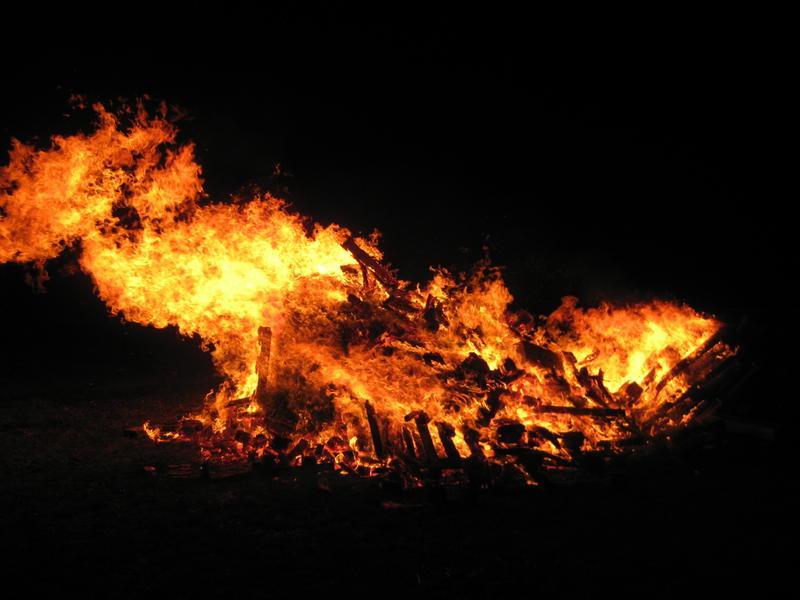 Sonnwendfeuer in Faistenau