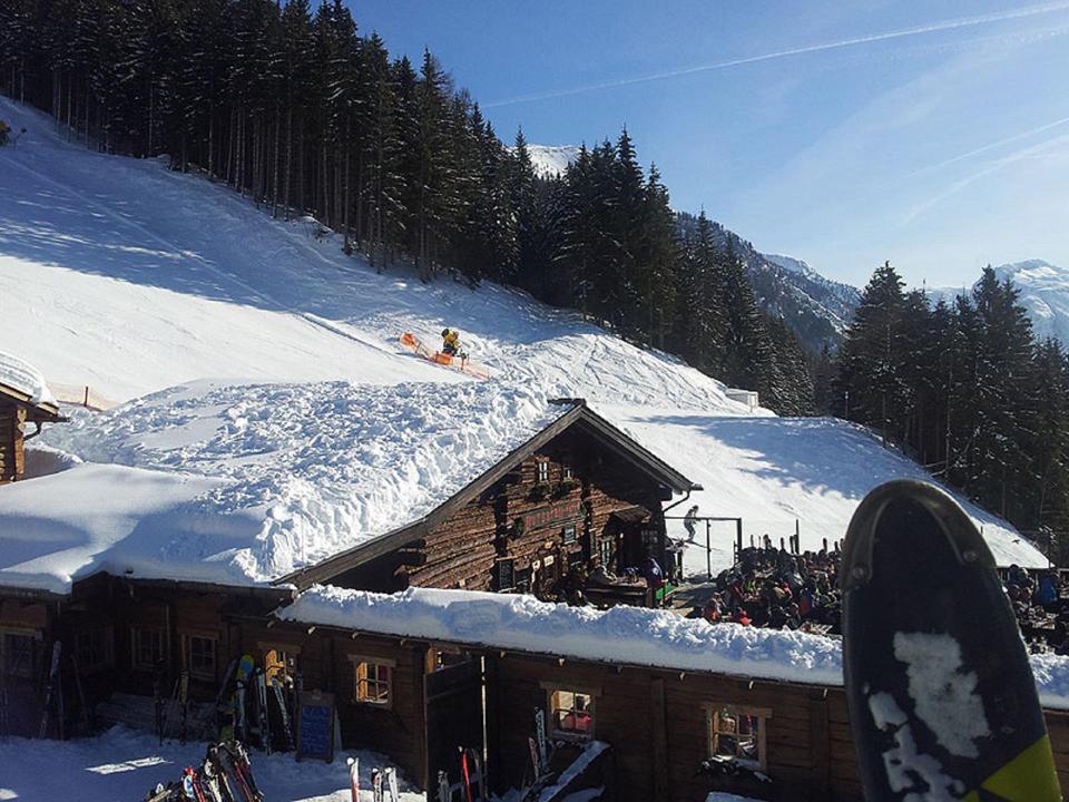burgstallhütte-flachauwinkl-winter