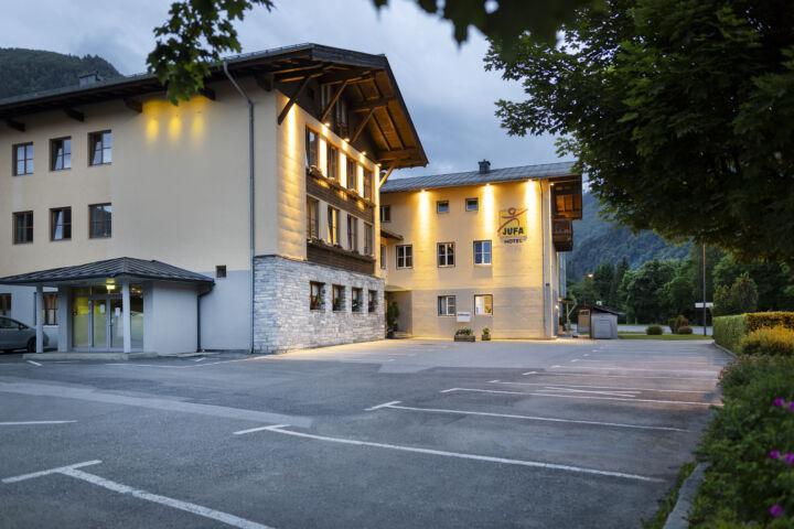 auenansicht-sommer-jufa-hotel-kaprun-1-720x480