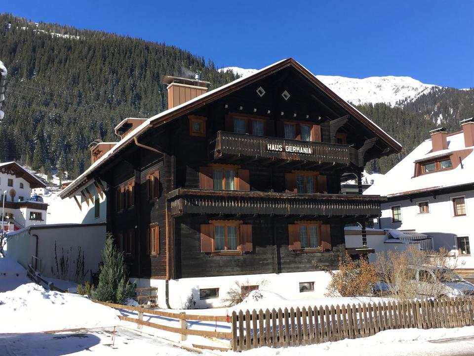 Winterbild_Haus_Germania