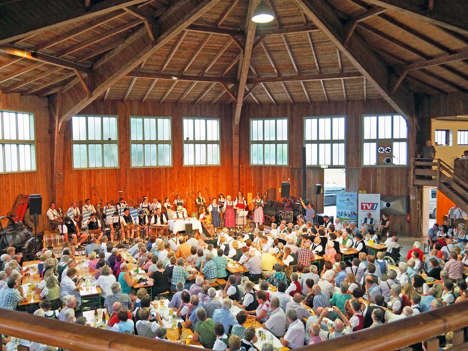 Alljährlich Anfang Juli gibt es das \"G`stanzlsinga\" im Dreschmaschinenmuseum