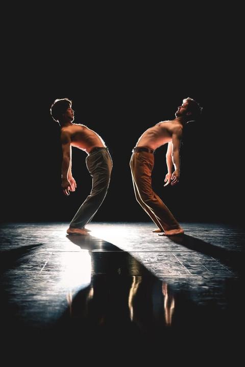 1745841111.4147-queere-beziehungen-zwischen-naehe-und-distanz-tanztheater-mind-the-gap-in-urfahr-lvaTLA