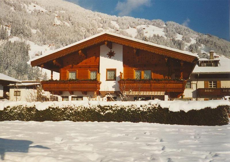 Hausansicht Winter