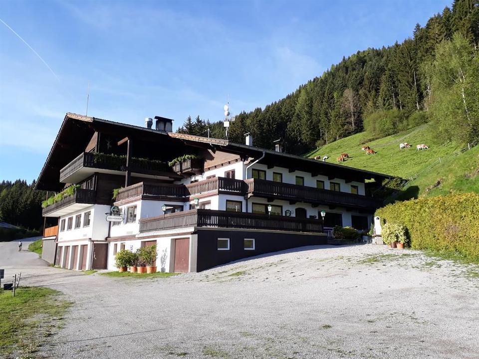 Ferienhaus Steinerhof Sommeransicht