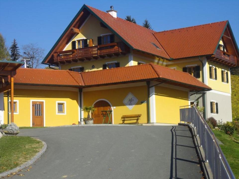 Gästezimmer Muster-Poschgan Hauseinfahrt