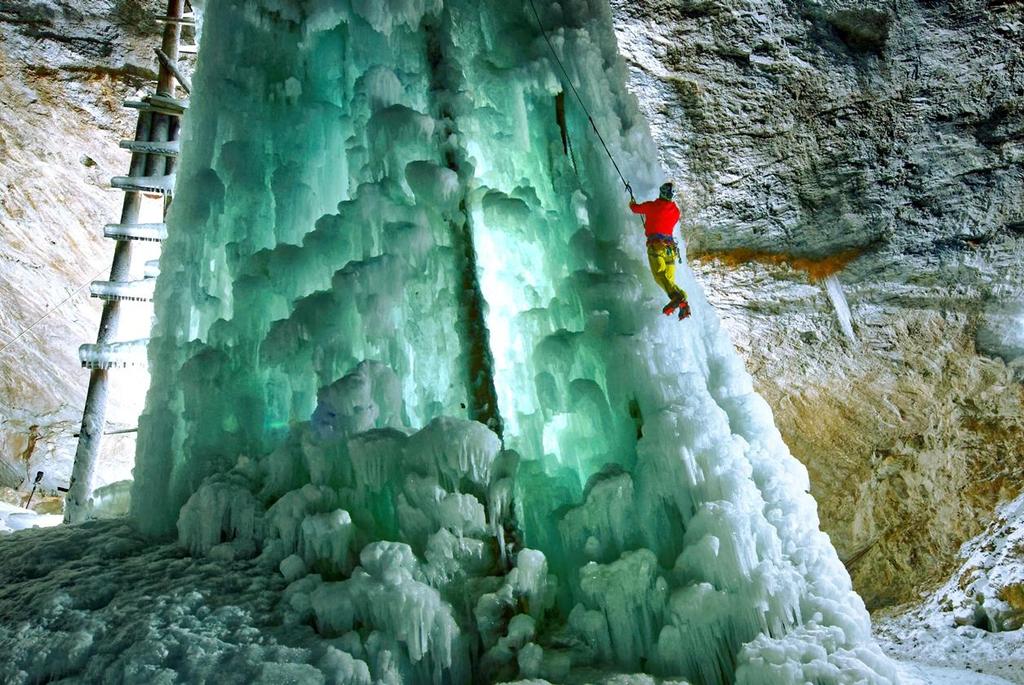 Klettern_Eiswasserfall_Oststeiermark_Torperczer