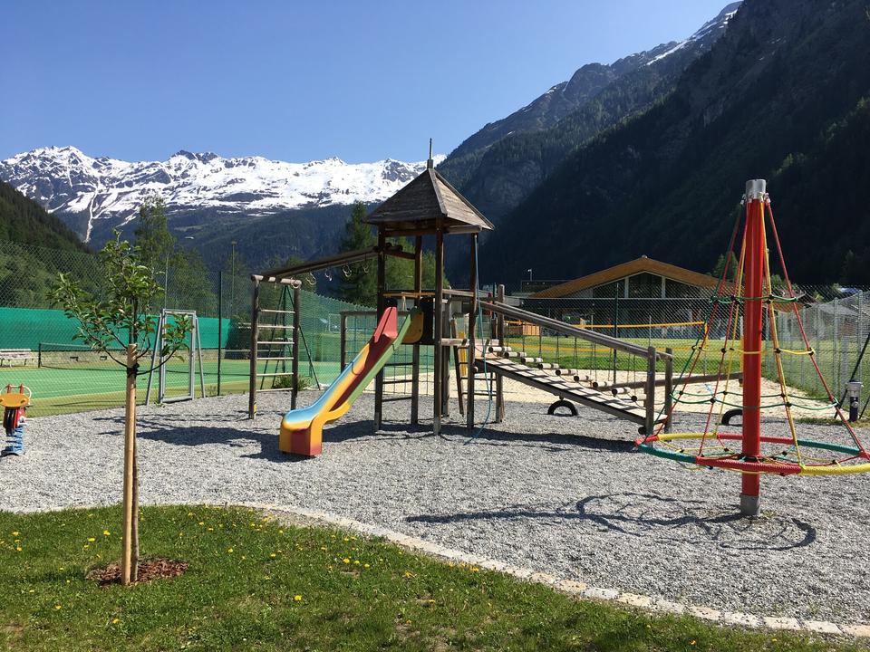 -tvb-tiroler-oberland-kaunertal-stefanie-scheiber-spielplatz-feuerwehr-2019_7_1781799776.jpeg