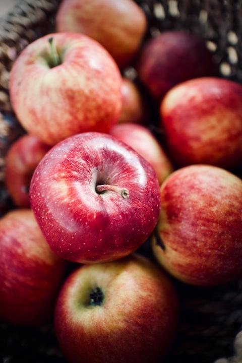 apples-(c)_Pixabay_sweetlouise
