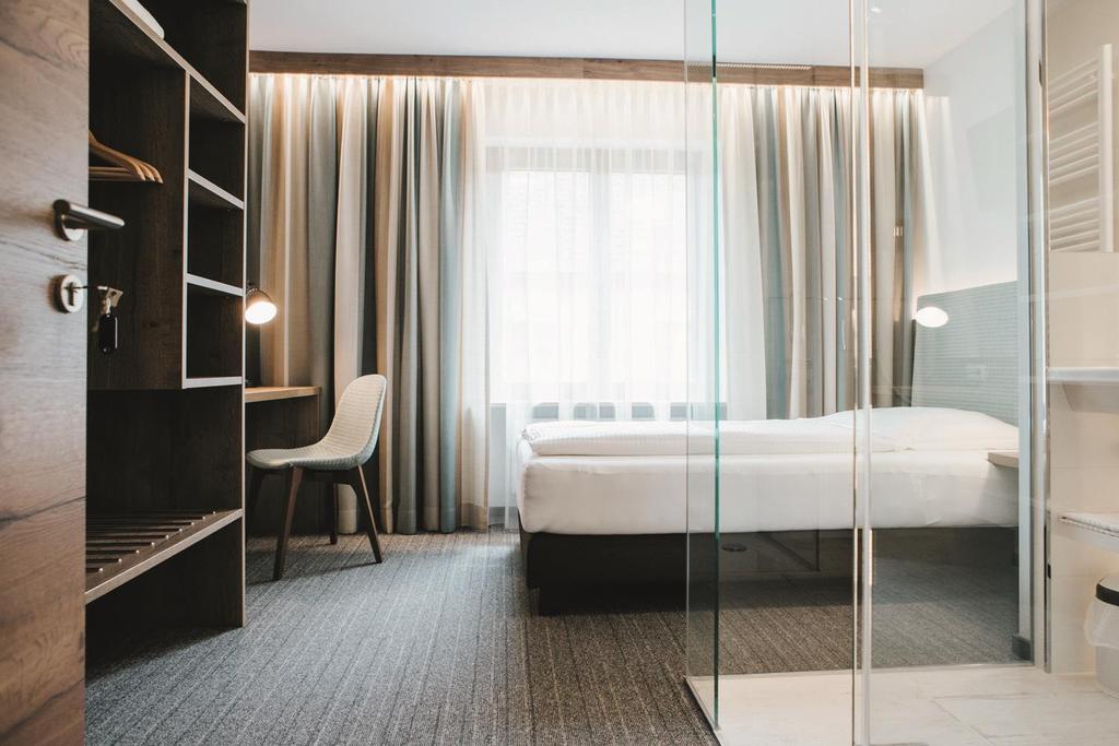 Zimmer mit Doppelbett
