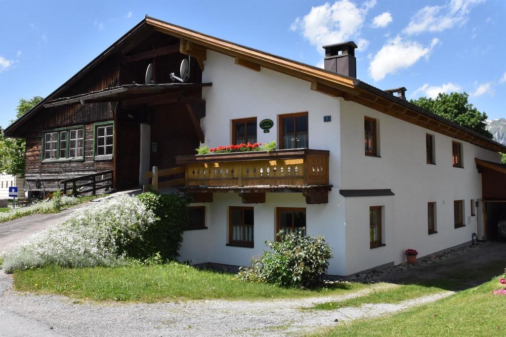 Aussenansicht im Sommer