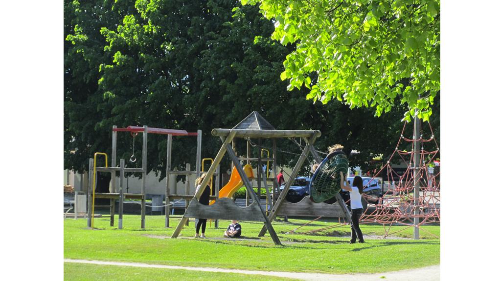 Spielplatz beim See