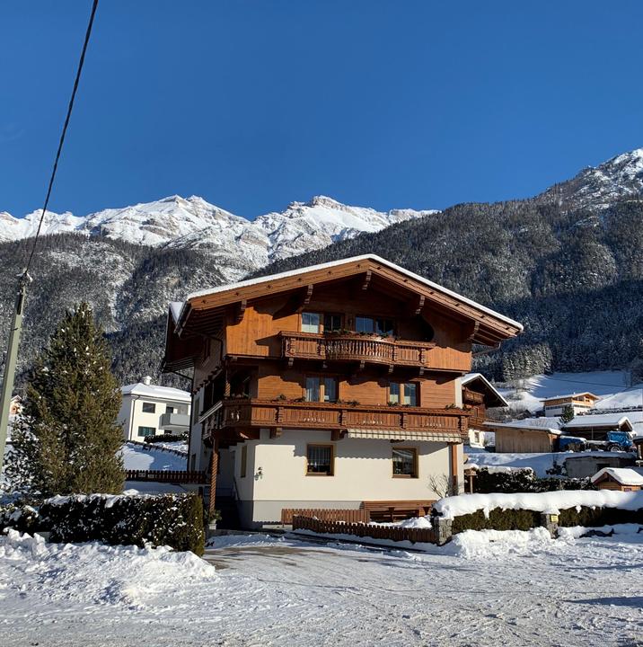 Hausansicht Winter