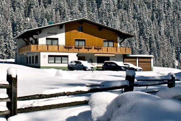Winterbild_Haus_Alpenrose