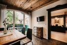 studio_1_Esszimmer_mit_Balkon_Ortsblick