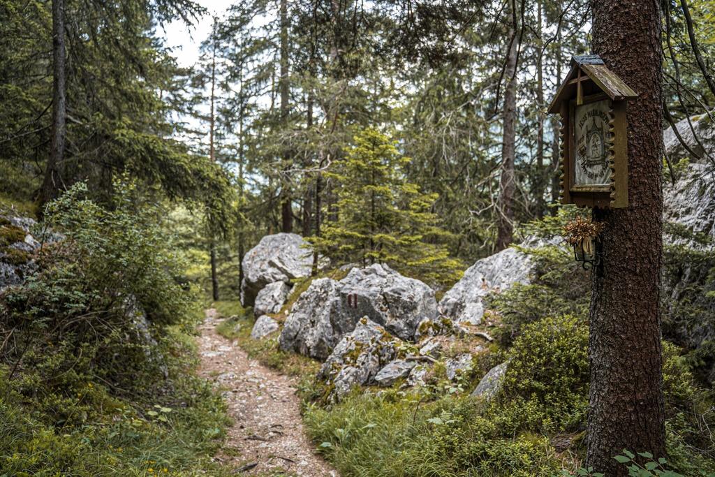 Entlang der Marterl auf dem alten Kirchweg nach Pürgg