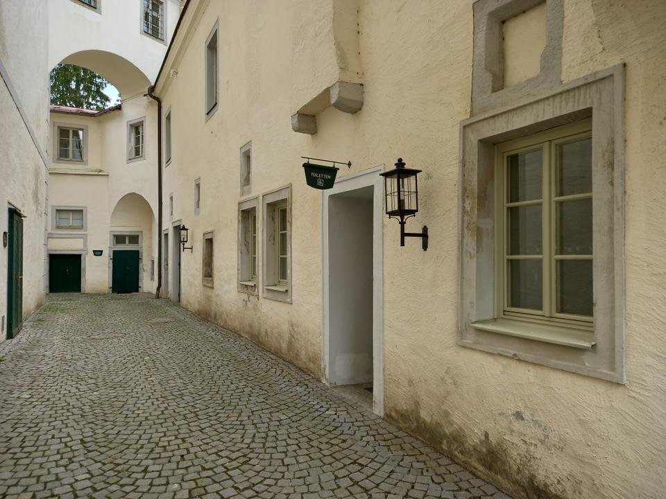 WC Schloss Weinberg