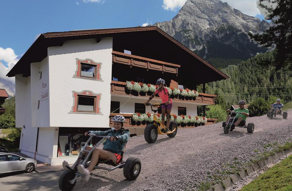 Haus MC Cart + Roller