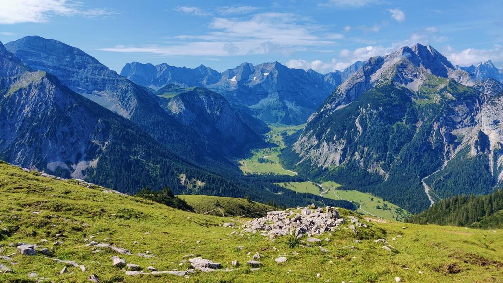 Blick vom Kompar zum Großen Ahornboden