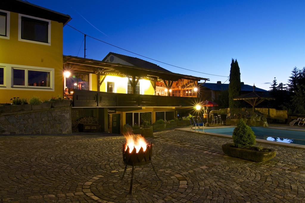 GH_Post_Nacht_Innenhof