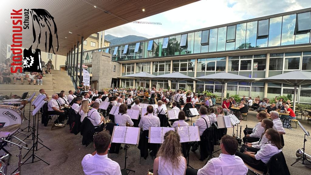 Platzkonzert Stadtmusik Schwaz.jpeg