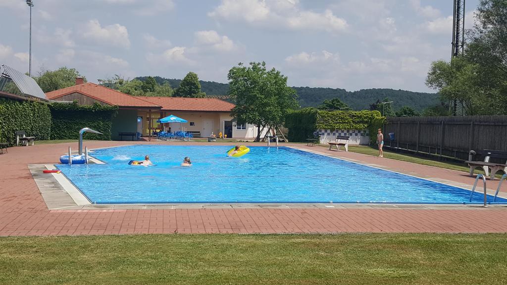 Freibad_Becken_Oststeiermark