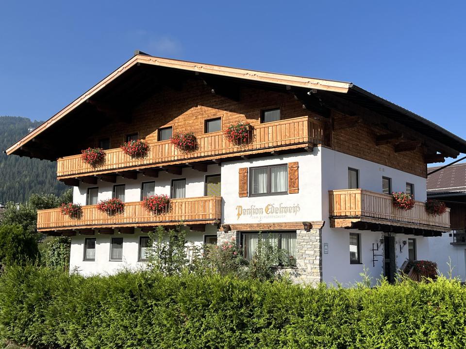 Gästehaus Edelweiss im Sommer
