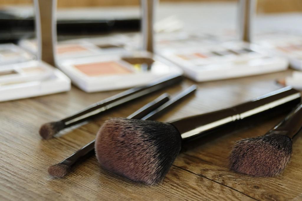 cosmetics-2097507_1920.jpg