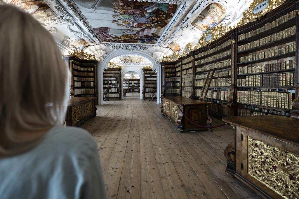 StiftsbibliothekKremsmuenster_OberoesterreichTourismusRegionWelsRobertJosipovic.jpg