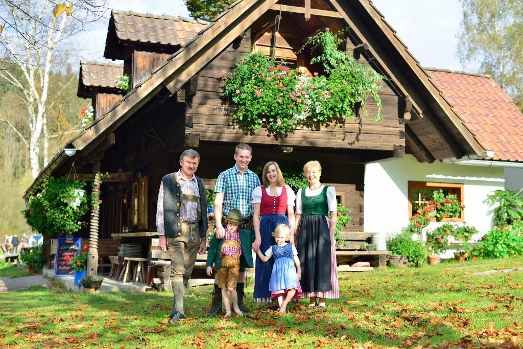 Joglland Seehütte_Familie_Oststeiermark