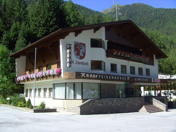 Raika St.Leonhard.jpg