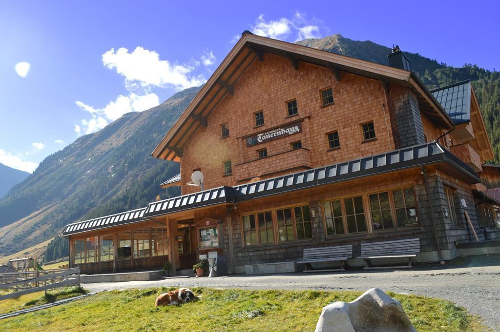Krimmler Tauernhaus Geisler Außenansicht