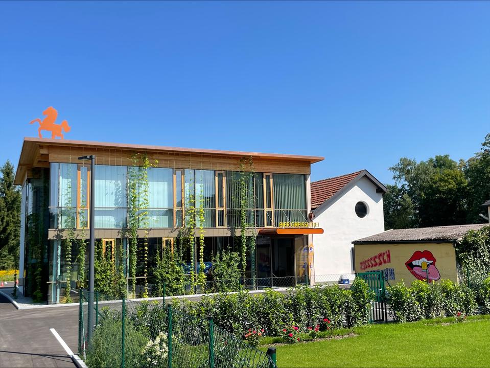 Greisslerei mit Rosen